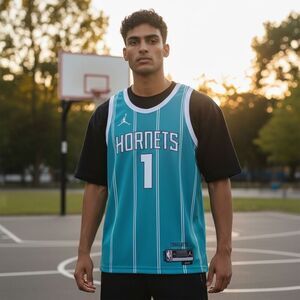 LaMelo Ball Charlotte Hornets Men’s Jersey Size M Teal Jordan NBA Basketball Top